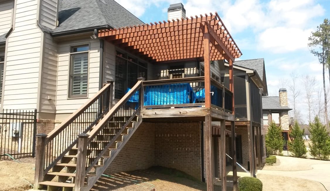 Deck addition with pergola